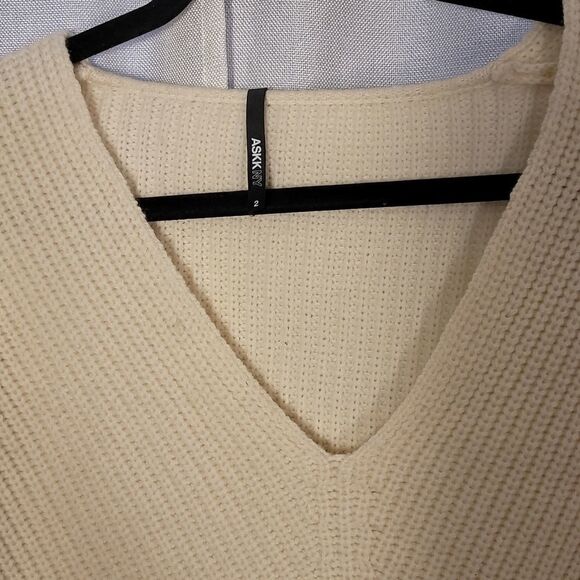 ASKK NY 100%Merino Wool Ladies Offwhite/Cream Sweater Size 2 - Picture 5 of 9